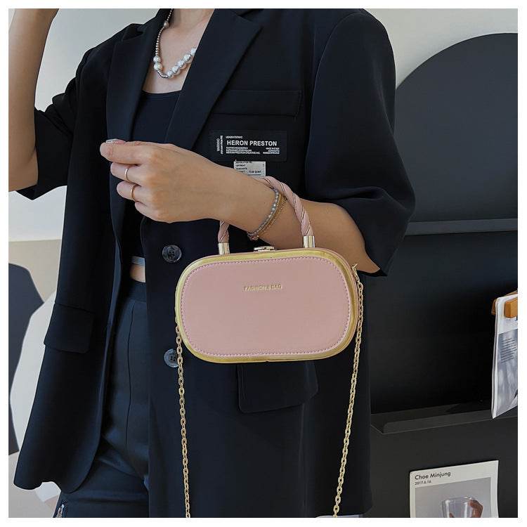 Black Leather Crossbody Bag with Chain Lock – Stylish & Functional - MODISH X