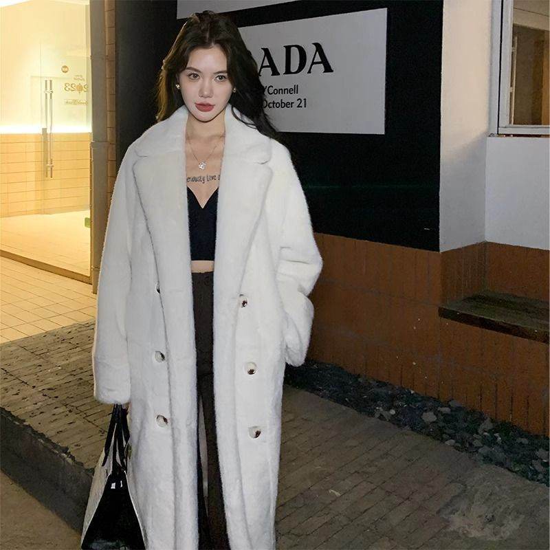 Stylish Women’s Faux Mink Coat – Luxurious, Warm & Ethical - MODISH X