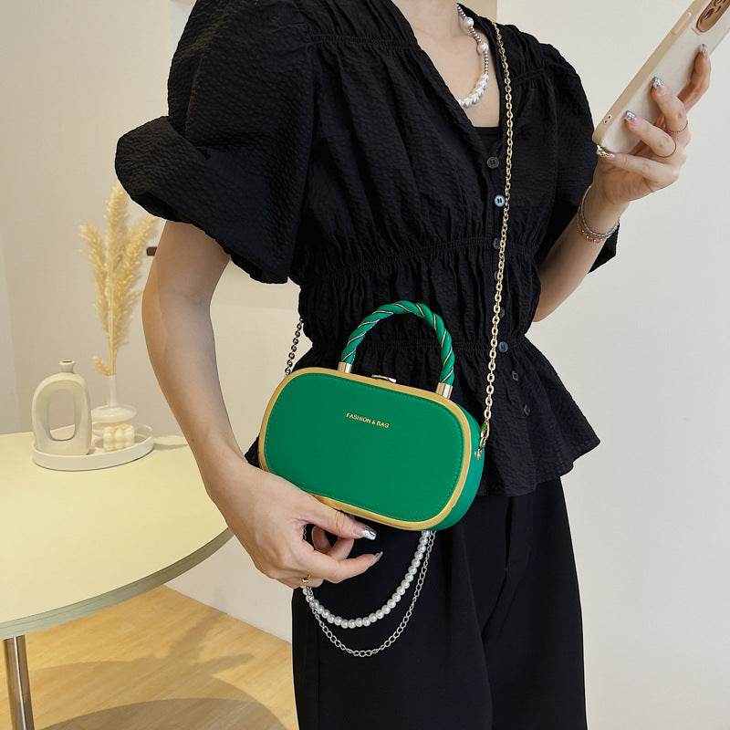 Black Leather Crossbody Bag with Chain Lock – Stylish & Functional - MODISH X