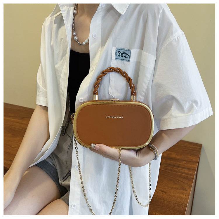Black Leather Crossbody Bag with Chain Lock – Stylish & Functional - MODISH X