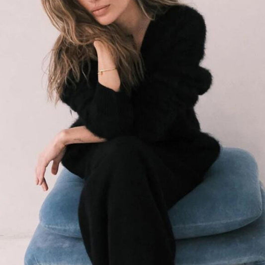 Large V-Neck Cardigan Sweater – Stylish Knitwear for Winter Elegance