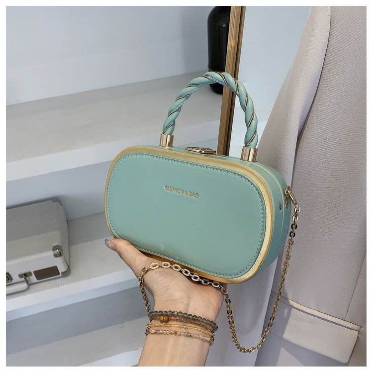 Black Leather Crossbody Bag with Chain Lock – Stylish & Functional - MODISH X