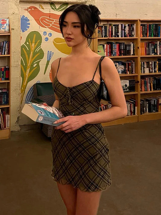 Women’s Summer Retro Checkered Dress – Slimming V-Neck & Strappy