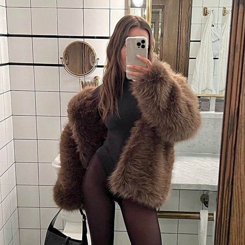 Women's Short Fur Coat – Stylish Outerwear for Chic Winter Looks - MODISH X