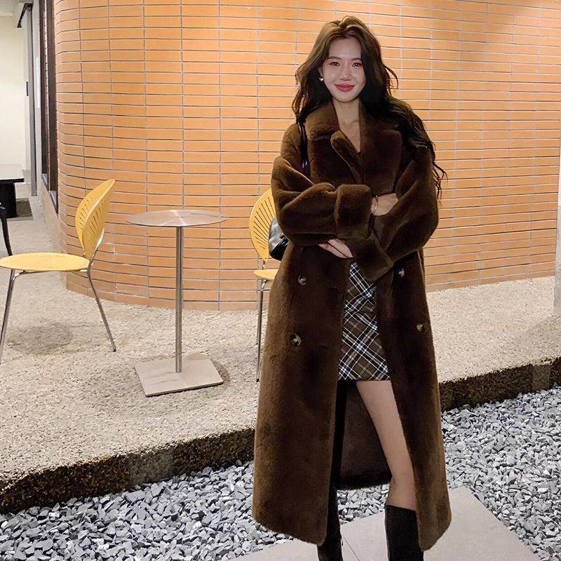 Stylish Women’s Faux Mink Coat – Luxurious, Warm & Ethical - MODISH X