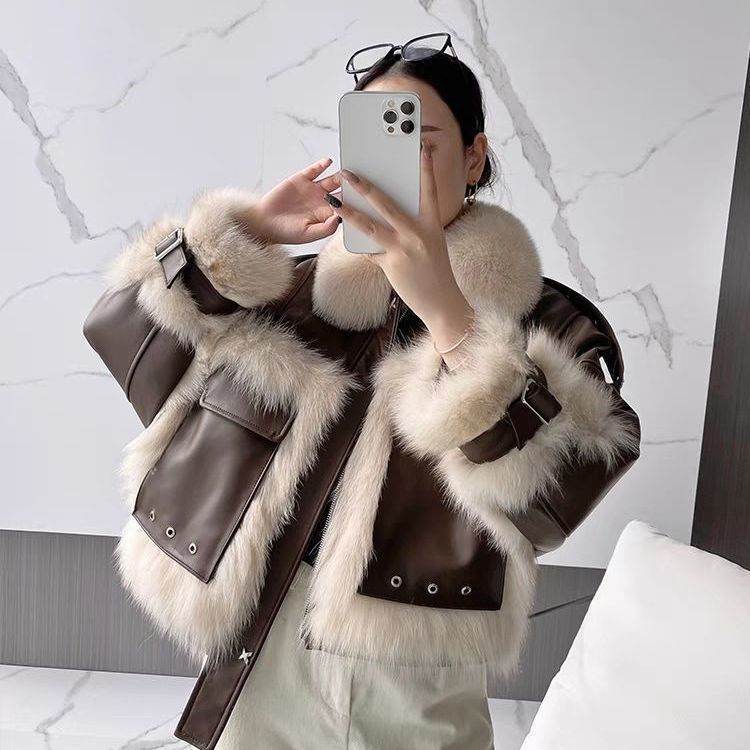 Women's Retro Fur Coat – Modish Winter Essential with Fox Fur - MODISH X 