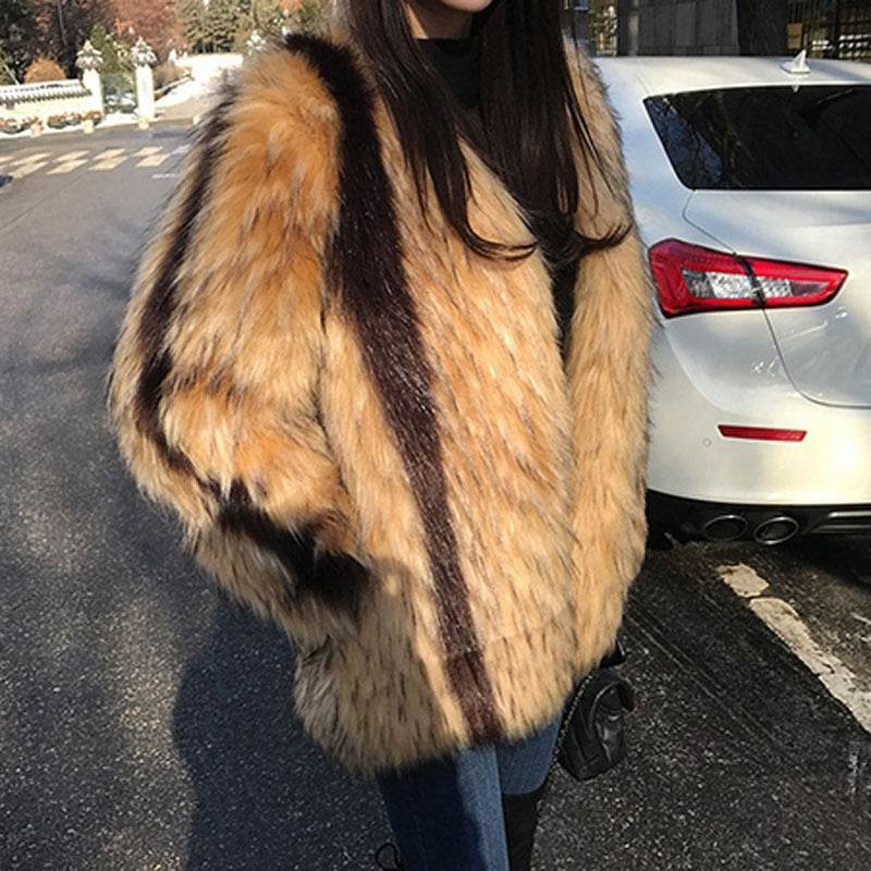 Women's Faux Fur Coat – Modish & Luxurious Winter Essential - MODISH X 